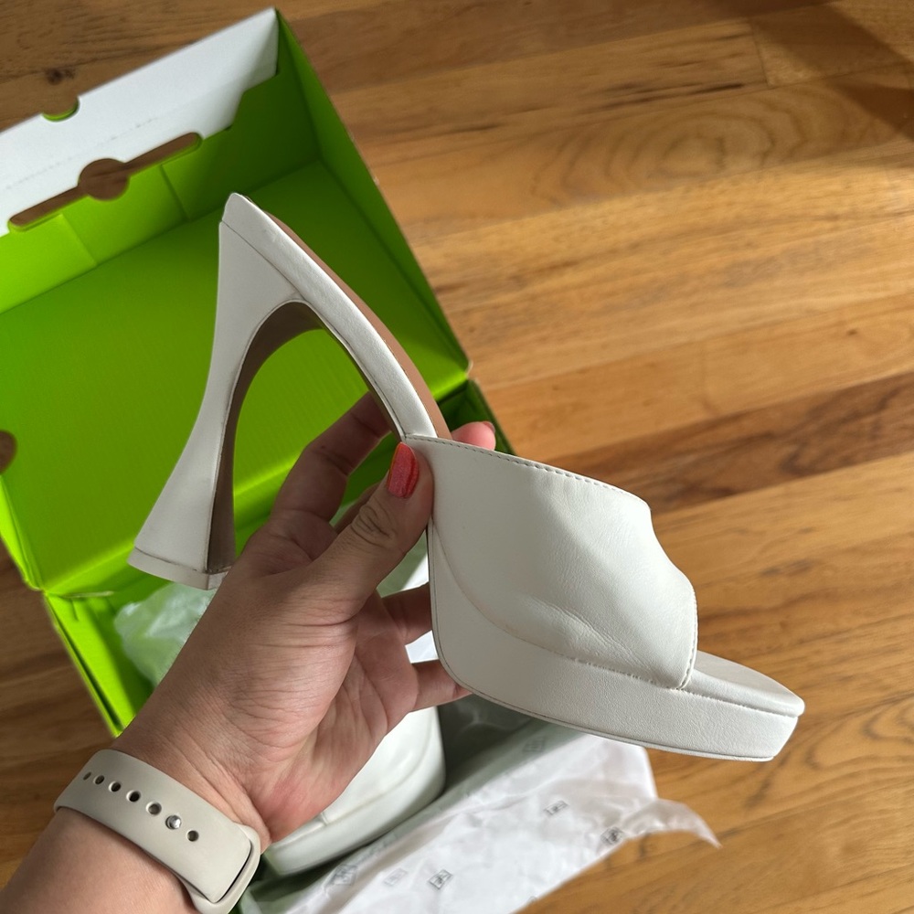 CALL IT SPRING Catalinaa Faux Leather Platform Mule In White
